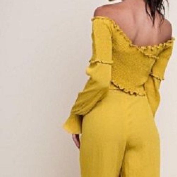 Beautiful 2 piece Pant and Smocked-top set - Picture 4 of 8